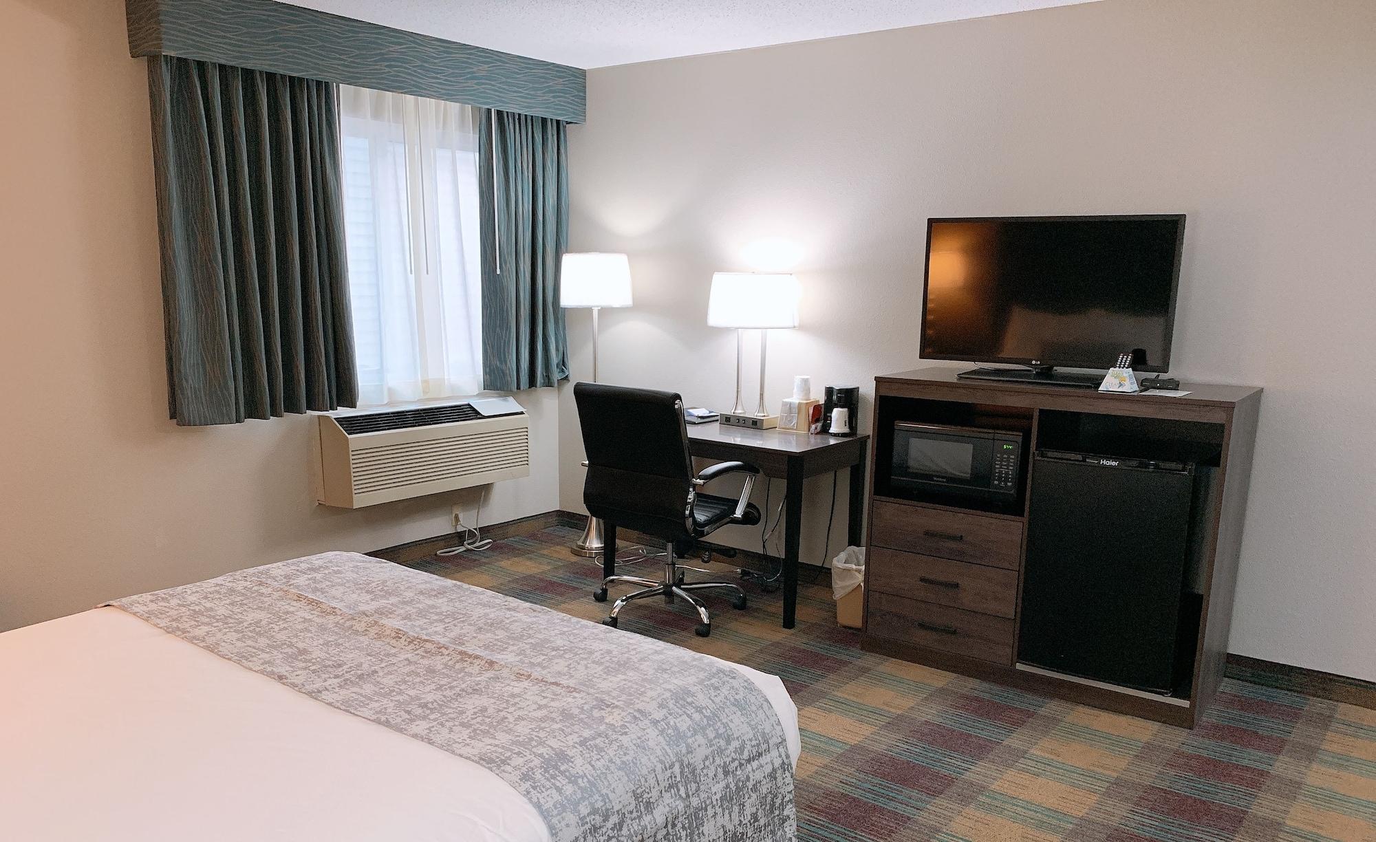 Baymont By Wyndham Baldwin Hotel Buitenkant foto
