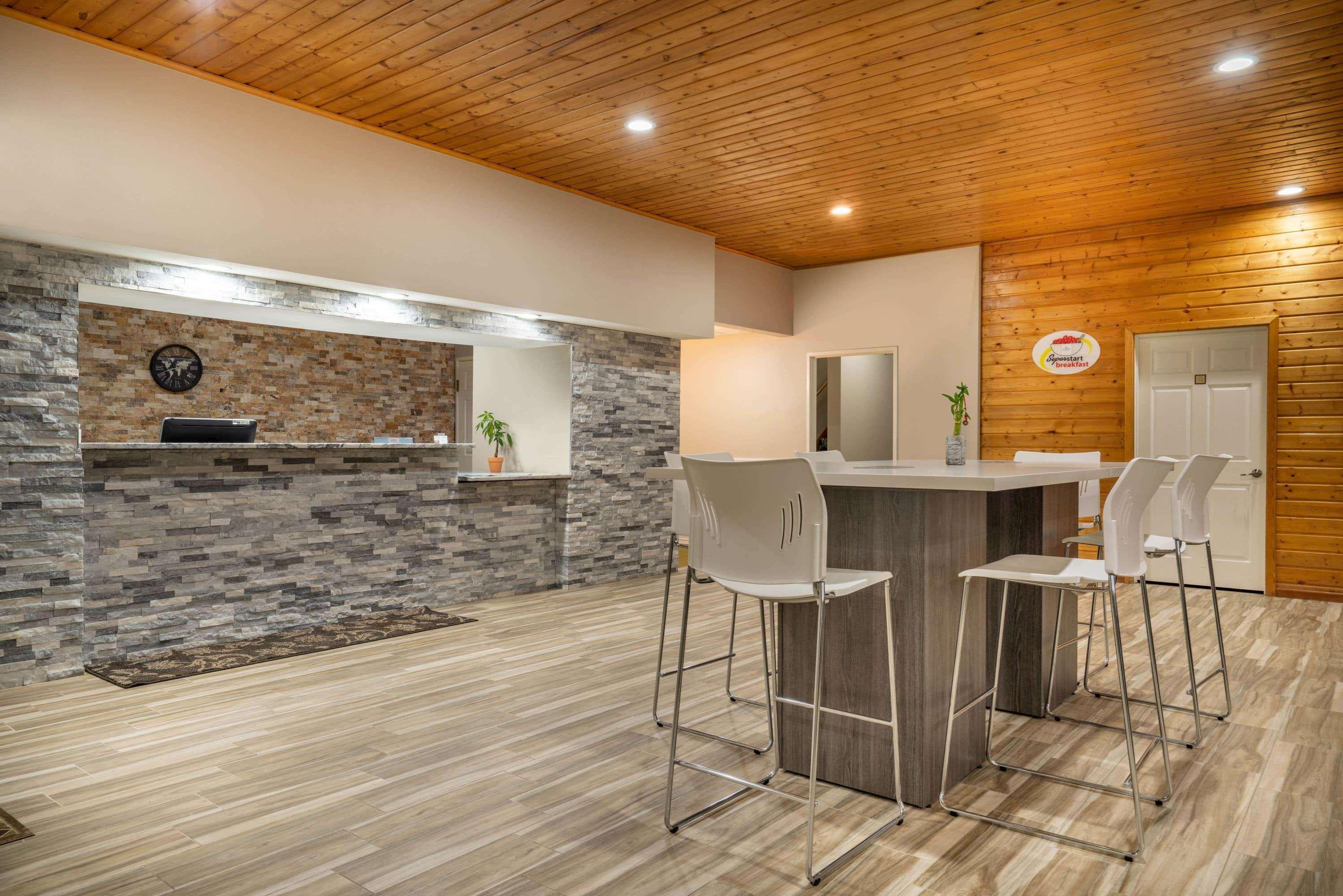 Baymont By Wyndham Baldwin Hotel Buitenkant foto